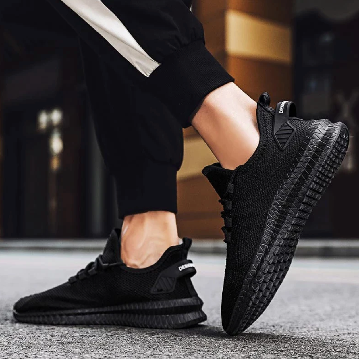 Men's Mesh Upper Lace-Up Athletic Sneakers