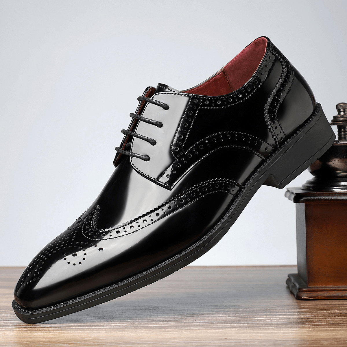 Men’s Lace - Up Brogue Dress Shoes with Wingtip Detailing