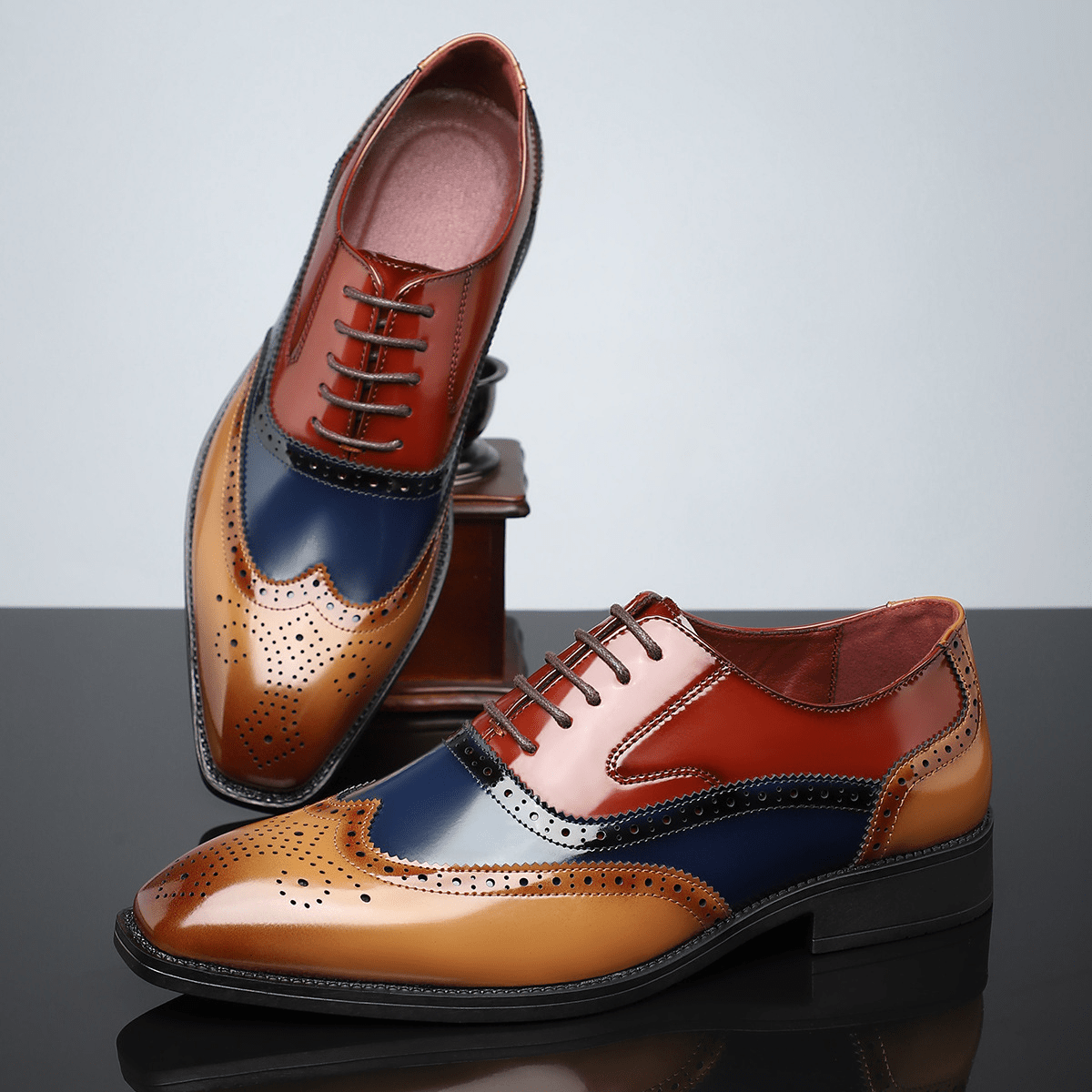 Men’s Lace - Up Brogue Dress Shoes with Wingtip Detailing