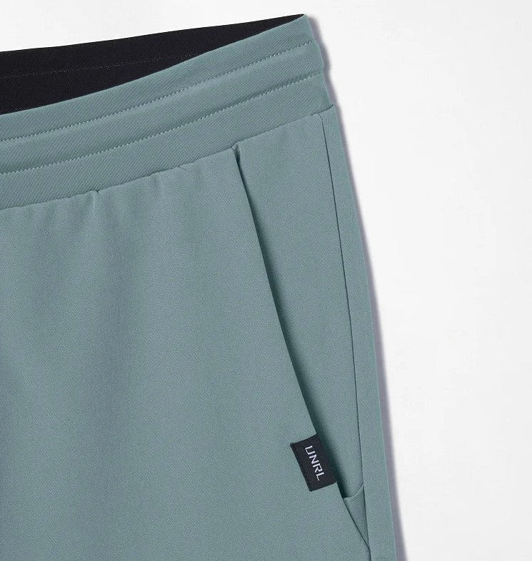 Men’s Tapered Pants with Side Pockets and Clean Front