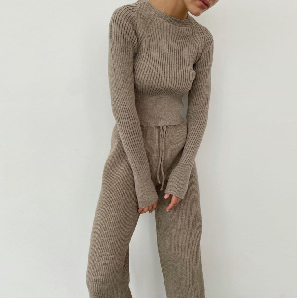 Women’s Knitted Lounge Set – Ribbed Sweater and Pants